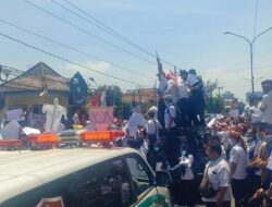 BREAKING NEWS: Demo Nakes Jilid II, Puluhan Ambulans Blokir Jalur Pantura