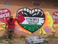 Seniman Mural Brebes Gus Bill Protes Keras Genosida di Palestina Lewat Karya