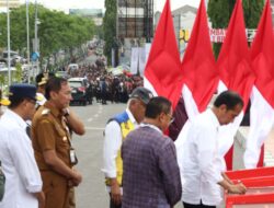 FOTO: Presiden Jokowi Resmikan Enam Jembatan Baru di Jateng, Disambut Ribuan Warga Brebes