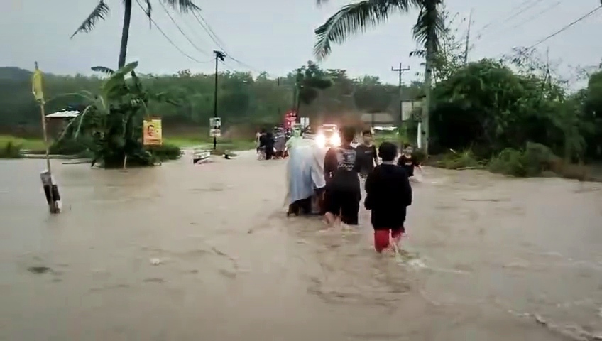 Jalur Bumiayu - Salem Banjir