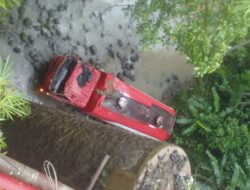 Truk Tangki Pengangkut BMM Terjun Bebas ke Sungai Glagah di Brebes, Sopir Tewas
