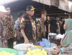 Jelang Ramadan Harga Sembako di Brebes Terus Naik, Pj Bupati Blusukan Ke Pasar Jatibarang