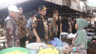 Jelang Ramadan Harga Sembako di Brebes Terus Naik, Pj Bupati Blusukan Ke Pasar Jatibarang