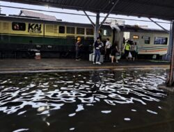 Banjir di Semarang, KAI Daop 4 Alihkan Pelayanan Penumpang di Stasiun Semarang Poncol