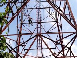 Pekerja di Dukuhwringin Tegal Tewas di atas Tower, Proses Evakuasi Berlangsung Dramatis