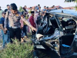 Hendak Silaturahmi Lebaran, Anak dan Ibu Tewas saat Mobil yang Ditumpangi Tertabrak Kereta di Brebes