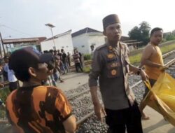 FOTO: Silaturahmi Lebaran, Anak dan Ibu Tewas saat Mobil yang Ditumpangi Tertabrak Kereta di Brebes