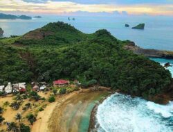 Keindahan Pantai Batu Bengkung Malang, Tempat Wisata Murah untuk Isi Waktu Liburanmu