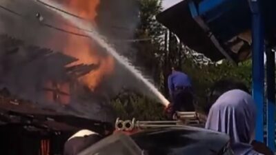 Empat Kios di Pasar Alun-alun Kota Tegal Terbakar, Polisi Selidiki Penyebab Kebakaran