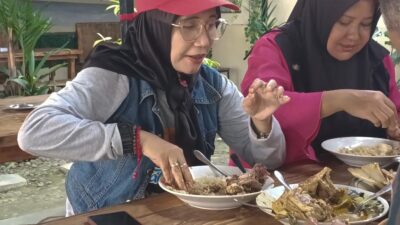 Kuliner Pesisiran Kapal Burak Kepala Manyung Kuah Santan dan Asem-asem Jadi Buruan