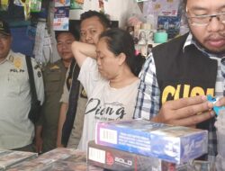 Tim Gabungan Temukan Ribuan Bungkus Rokok Ilegal di Bawah Kasur dan Bak Kamar Mandi Saat Razia di Brebes