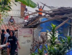 Rumah di Ketanggungan Brebes Ambruk Disapu Angin Kencang
