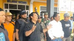 Protes Penutupan Simpang Tiga Pejagan