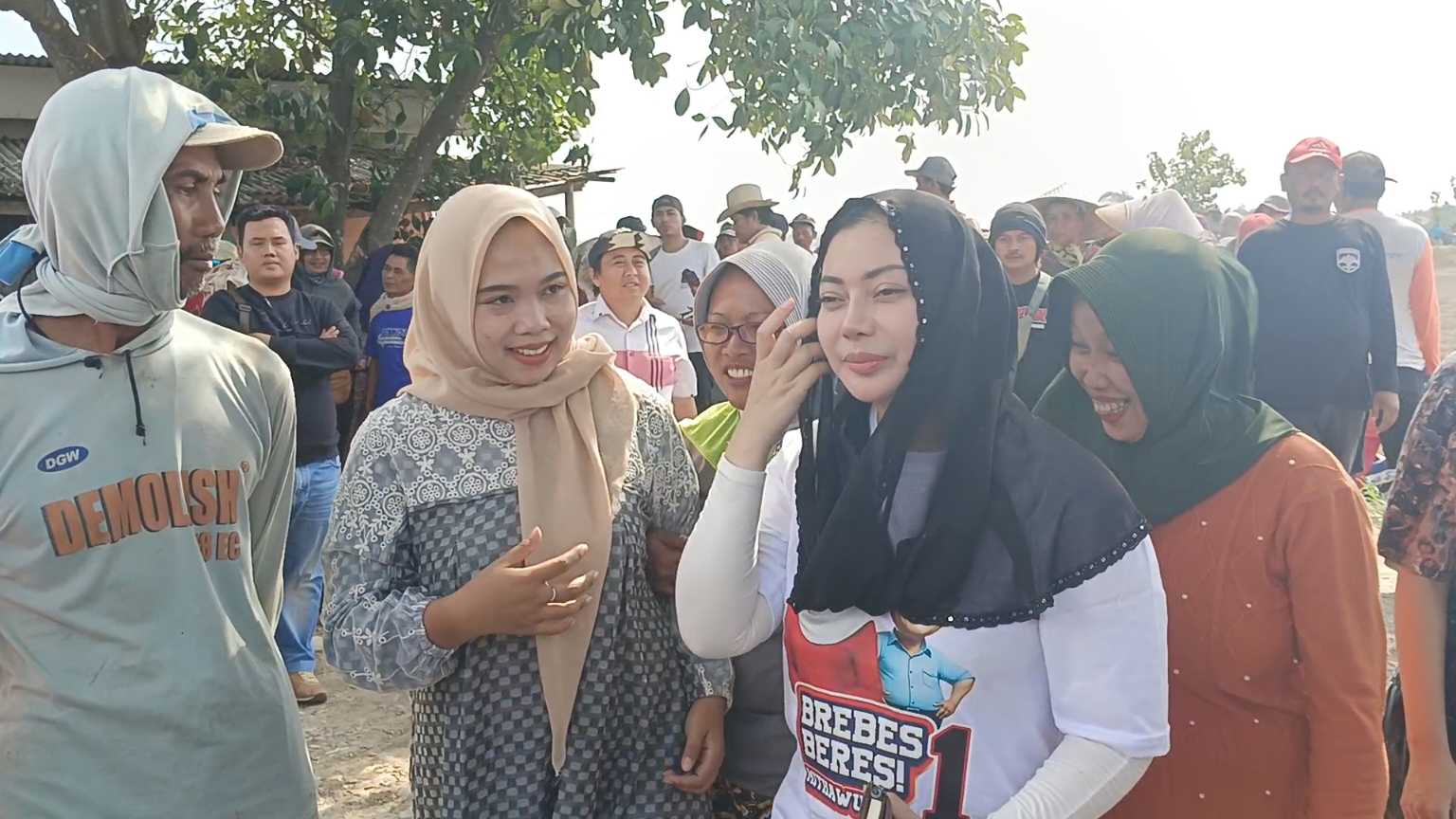 Calon Bupati Brebes, Paramitha Widya Kusuma Kontrak Politik dengan Petani