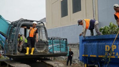 River Clean Up Kota Tegal