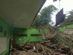 Dua Ruang Kelas SDN Cikuning 03 Bantarkawung Brebes Ambruk, Bangunan Rapuh Diterjang Angin