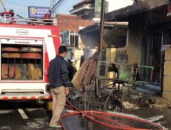 Gegara Puntung Rokok, Kios Bensin Eceran hingga Toko Parfum di Brebes Terbakar