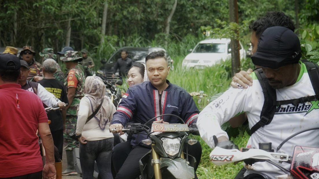 Bupati Brebes Tinjau Longsor Salem
