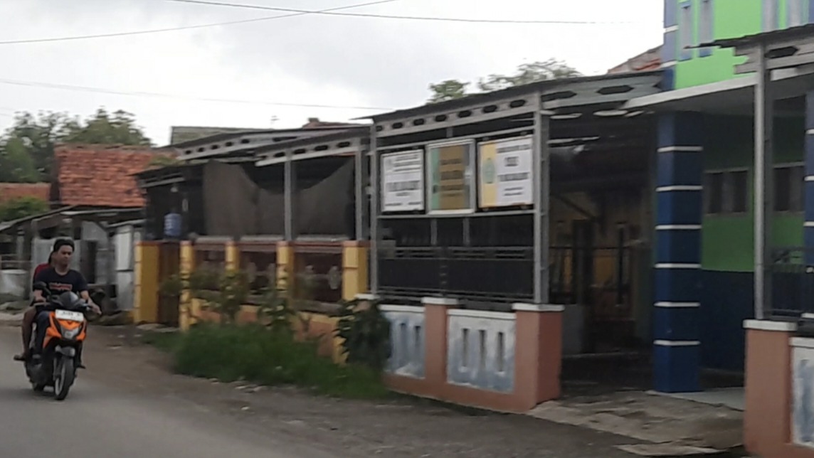 Ibu Kantin MTs di Brebes