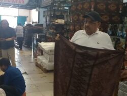 Pengusaha Tekstil Kain Sarung di Tegal Keluhkan Wacana Kenaikan Pajak 12 Persen