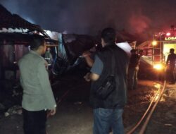 4 Kios di Pasar Losari Brebes Terbakar