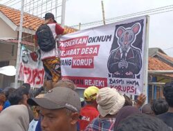 Ratusan Warga Demo Kantor Desa Sitanggal Brebes, Tuding Banyak Pungli dan Anggaran Ditutupi