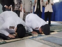 Keluar Exit Tol Brebes, Bupati dan Wabup Mitha-Wurja Langsung Sujud Syukur