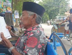Mbah Tarjo Tukang Becak di Brebes, Rutin Ngaji saat Tunggu Penumpang – Khatam Al-Quran Tiap Minggu