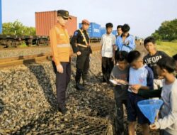 Bahayakan Keselamatan, KAI Imbau Masyarakat Tidak Ngabuburit di Jalur Kereta Api