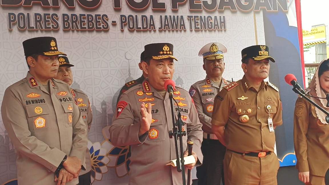 Kapolri Tinjau Posko Mudik Pejagan Brebes