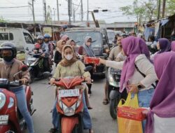 Berharap Pahala di Malam Lailatul Qodar, Perempuan Bangsa Brebes Bagi 1000 Takjil