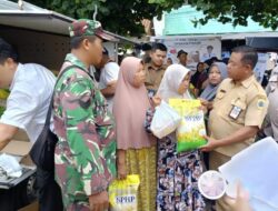 Operasi Pasar di Jatibarang Brebes, Ratusan Warga Antre Beli Paket Sembako Murah