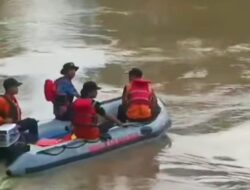Dengar Bisikan Gaib, Pria Asal Cirebon Nekat Terjun ke Sungai Pemali Brebes untuk Ambil Pusaka
