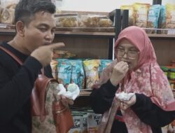 Pusat Oleh-oleh Telur Asin Khas Brebes Diserbu Pemudik Arus Balik, Omset Naik Berlipat