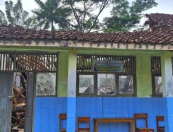 Empat Ruang Kelas SDN Tambakserang 01 Brebes Ambruk, Siswa Belajar Bergantian