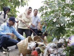 Jaga Lingkungan, Bupati Brebes Canangkan Gerakan Jumat Bersih dan Kurangi Sampah Plastik