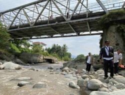 Pondasi Pilar Jembatan Sungai Keruh Bumiayu Brebes Tergerus Banjir, Warga Minta Segera Diperbaiki
