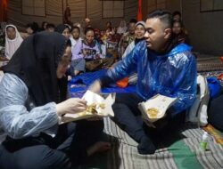 Bupati Brebes Didampingi Ketua PKK Tinjau Lokasi Bencana Tanah Bergerak, Kumpul dengan Pengungsi