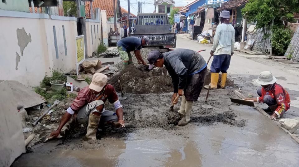 Mberesi Dalan Rusak Brebes
