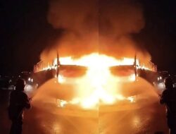 Bus PO Akas Aurora Kebakaran di Tol Pejagan-Kanci KM 236, Penumpang Langsung Dievakuasi