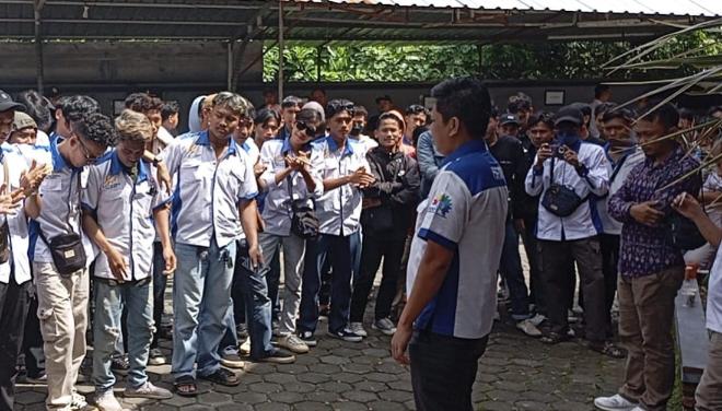 Buruh PT MKI Tegal