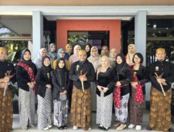 Semangat Kemerdekaan di Hari Kebaya, Ini yang Dilakukan PLN Tegal