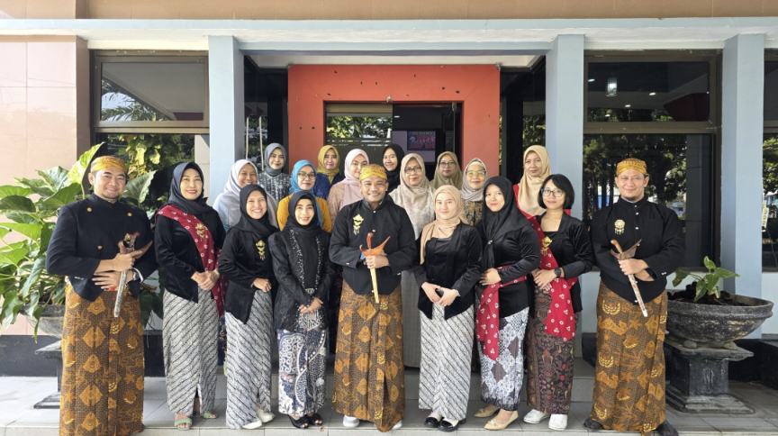 Hari Kebaya