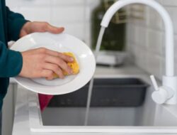 Jika Anda Selalu Memulai Hari dengan Mencuci Piring, 8 Manfaat Tak Terduga Ini Akan Membuat Anda Terkejut Menurut Psikologi