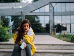 5 Trik Ampuh untuk Pemalu dan Introvert Membuat Teman Baru di Kampus