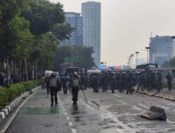 Demo Ricuh di DPR, Ratusan Orang Ditahan dan Jurnalis Dipukul Polisi