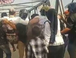 Viral Sepasang Pengantin di Brebes Digendong saat Seberangi Jembatan Pemali, Ini Mitosnya