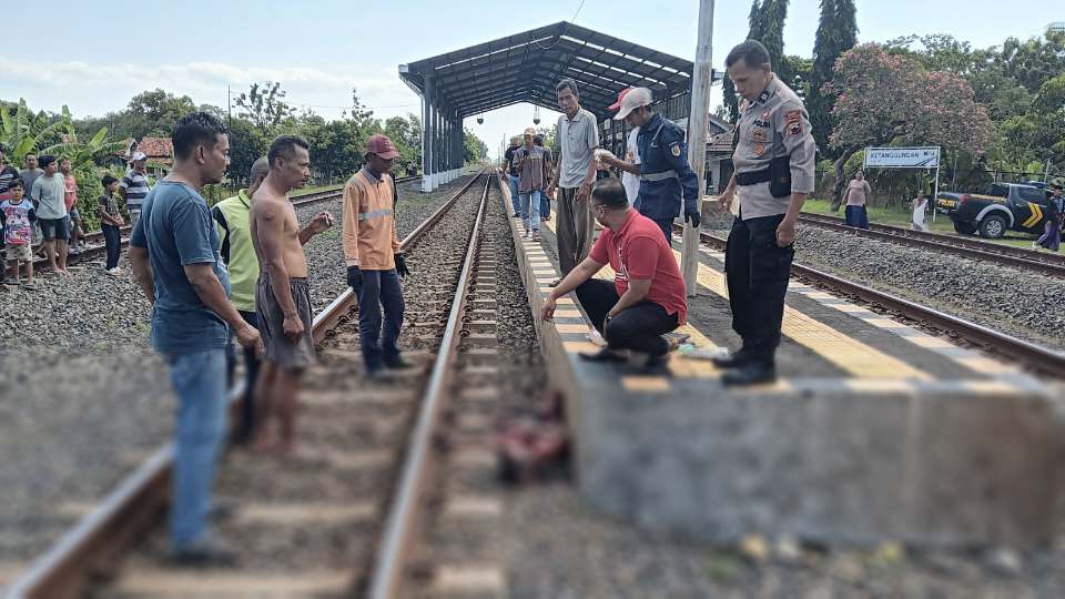 Pria Misterius Tertemper Kereta Api