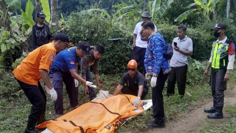 Warga Bumiayu Tertabrak Kereta