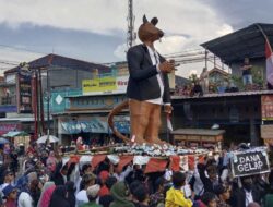 Marak Korupsi, Fenomena Tikus Berdasi Marak di Jalanan Brebes saat Karnaval HUT RI